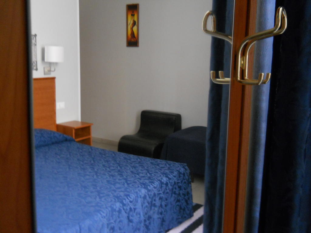 Domus Roxy Hotel Róma Szoba fotó