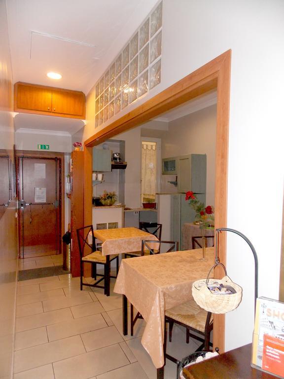 Domus Roxy Hotel Róma Kültér fotó